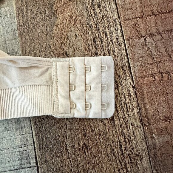 Fruit of the Loom in the buff nude cream wirefree lift bra 40D - Picture 4 of 5